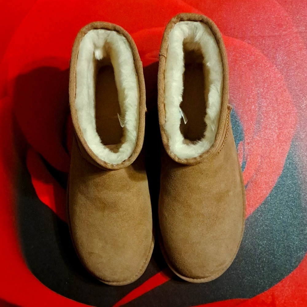 UGG Classic Mini ll Boot - Picture 3 of 7
